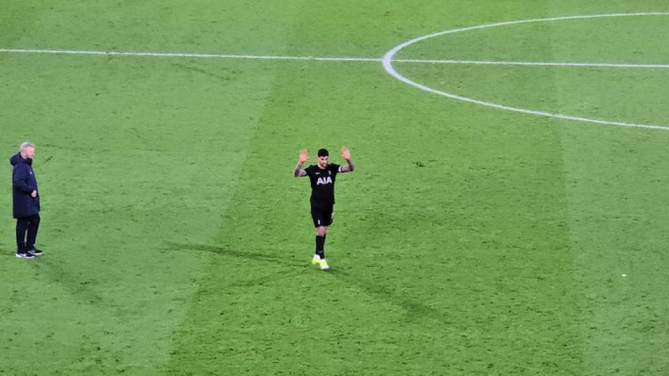 🚨Cristian Romero apologies to the away end after the game