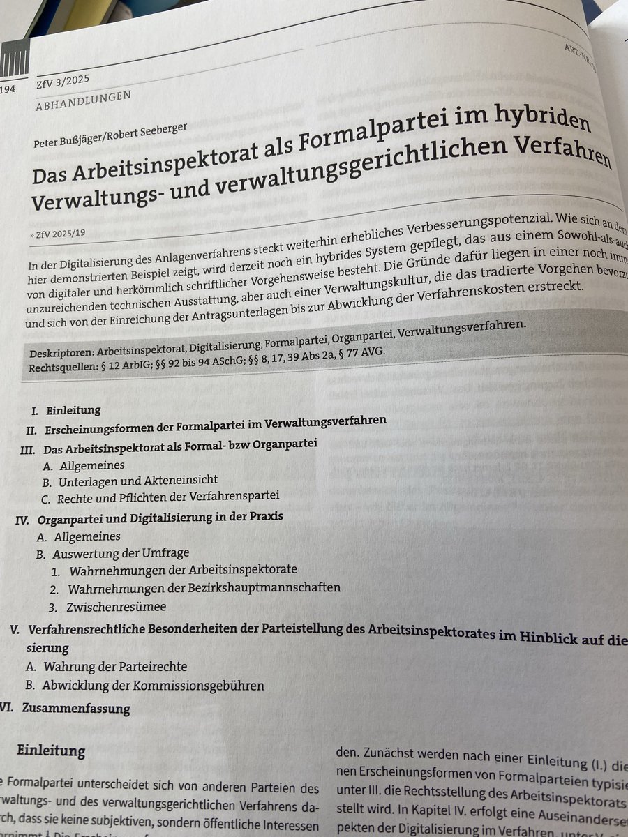 PeterBussjaeger's tweet image. Wenn die Regierung einen Digitalisierungsturbo verspricht, sollte sie sich mit den Gründen auseinandersetzen, weshalb das Anlagenverfahren noch immer hybrid abläuft. Robert Seeberger und ich haben uns das in der aktuellen Ausgabe der ZfV an einem Beispiel angeschaut.