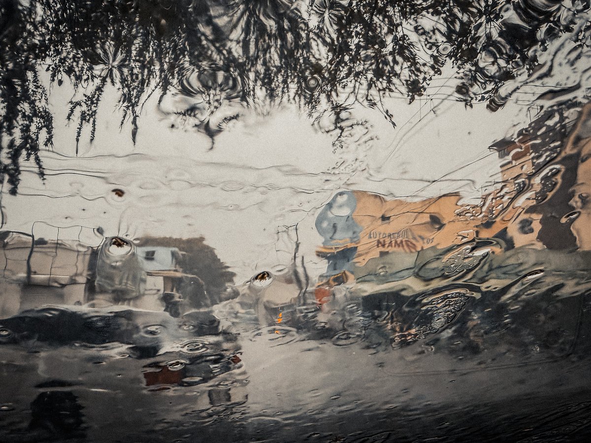 MadeInDR's tweet image. Llueve 🌧️ ☔️ 💦 

📍 Ensanche La Fe.