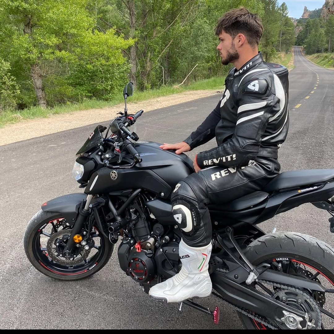 UnderYourControl 5k 🏍️ tweet media