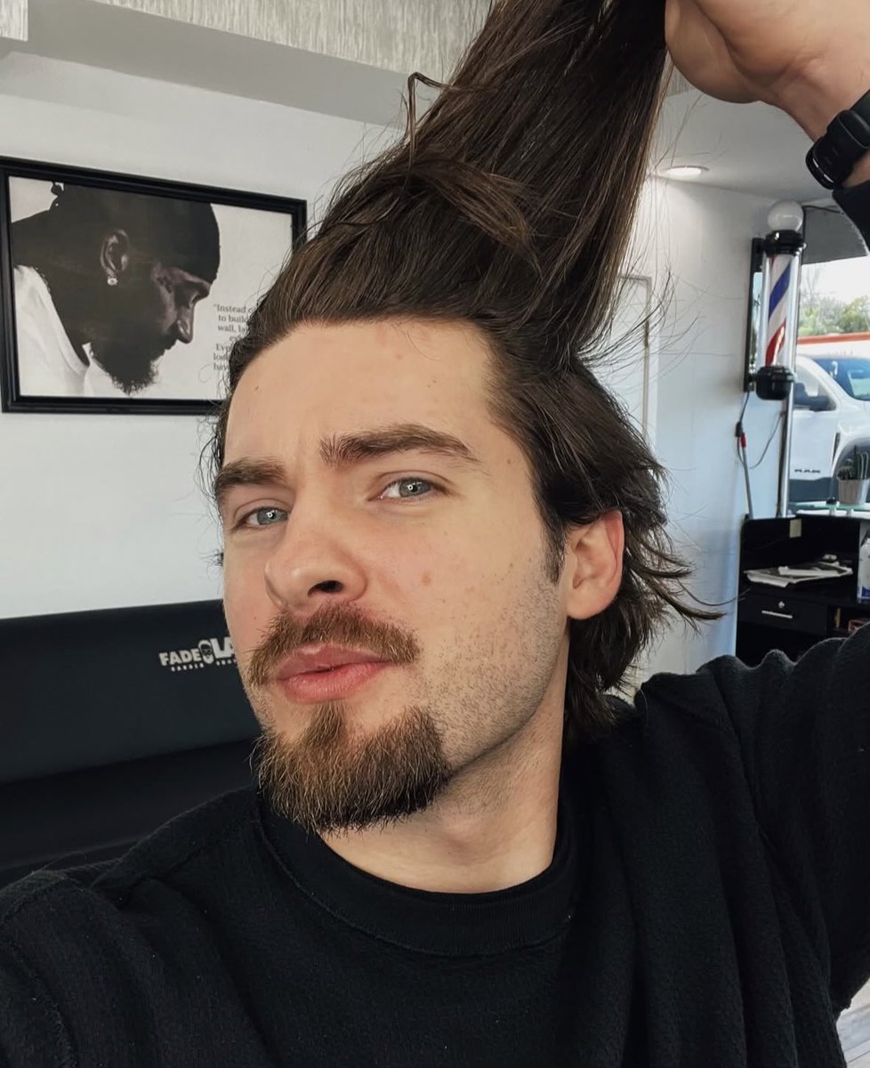 codysarchives's tweet photo. new haircut!!! https://t.co/A1VE8v8AHL
