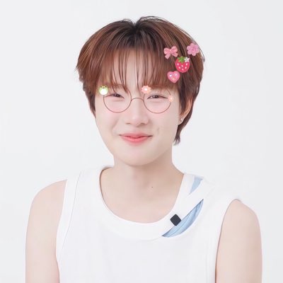 knpscandy's tweet image. I’ve been laughing at this pic for so long 😂 he’s so cute 🥹

#NewProfilePic #Nampingster