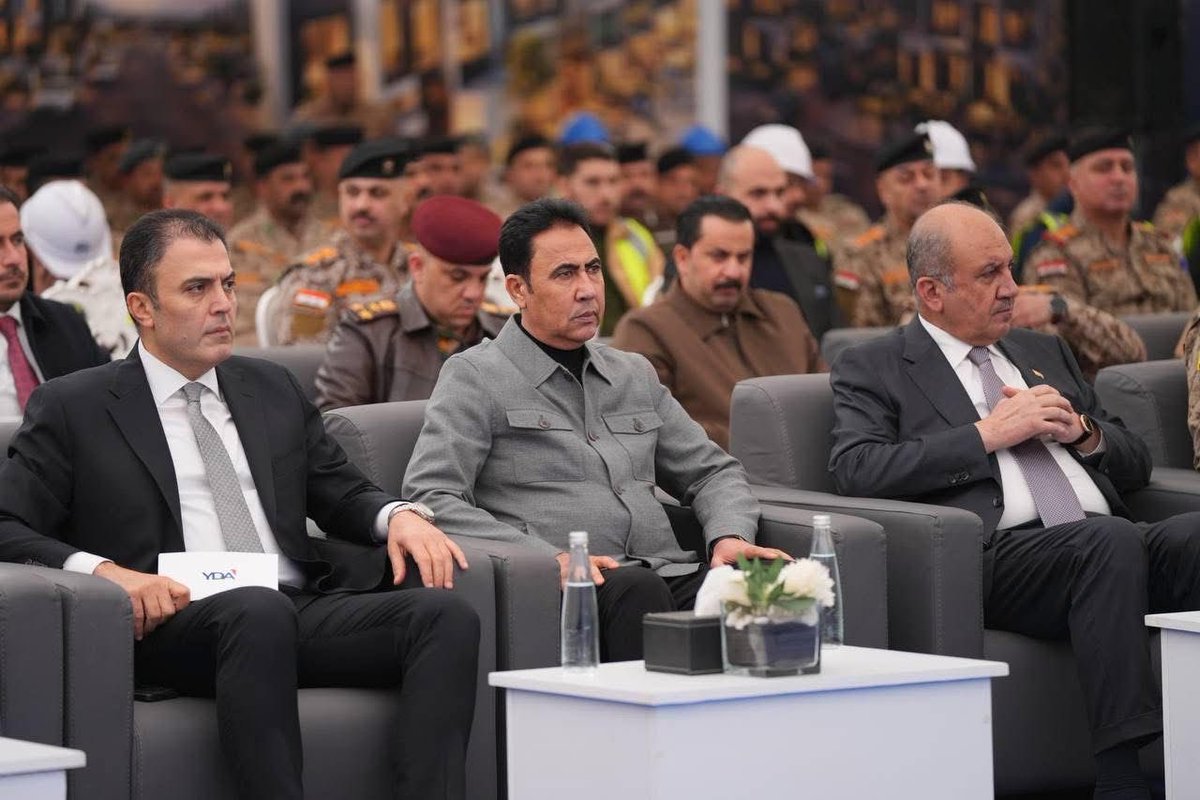 🏗️Irak’ın Musul kentinde yaklaşık beş bin dönümlük bir alan üzerine inşa edilecek Madinet Al- Kalla Konut Kenti Projesinin temel atma törenini gerçekleştirdik. 

Irak Başbakanı Mühendis Muhammed Şiya es-Sudani’nin himayelerinde yapılan törene Irak Savunma Bakanı Sn. Sabit