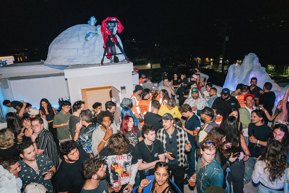 asked @DegentlemanJohn which pop-up was his favorite? 👇 