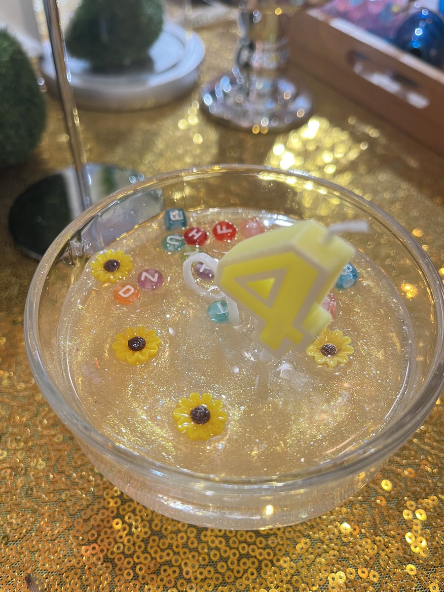 KnonTtw's tweet image. เทียนพี่โฟ้ด vs เทียนมัมหมีที่ตั้งใจทำสุดๆจนลืมฟ้ดไว้บนเวที ฟ้ดลงมาตรวจงานเตรียมชงเต็มที่ แต่!ลืมกดอัดคลิป ฟ้ดบอกพี่กดอัดก่อนคับ 😅 

🫶🏻สาววายทำเต็มที่แล้วแต่โชคชะตาอาจจะยัง 

FOURTH x ATTACK JEWELRY
#ShineBrightlikeaJewelryxFourth 
#แอทแทคxโฟร์ท @tawattannn #Fourthnattawat…