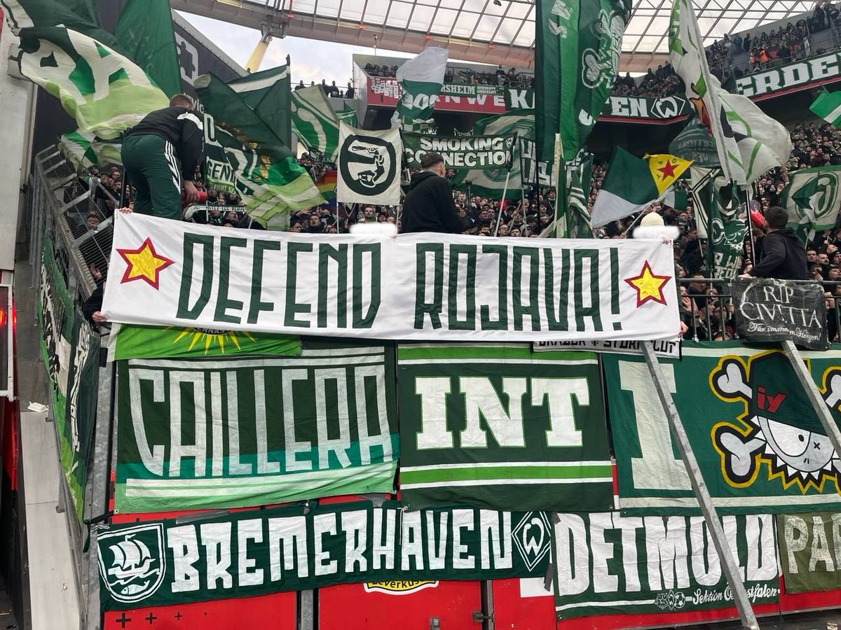Spas Greuther Fürth ☘️

Avrupalı Antifaşist dostlarımızdan Rojava için dayanışma✊🏽

#Antifa #StarlinkForRojava

#KobaneUnderSiege