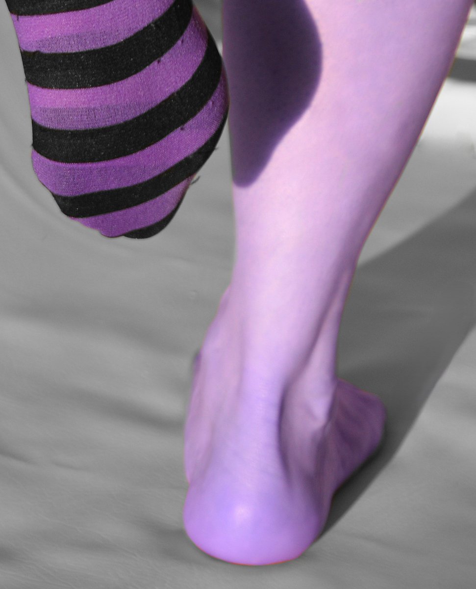Cadaver_Feet's tweet photo. Don't worry my skin hasn't turned purple😃. I just thought it would be fun to experiment a little😁. I really enjoy these socks and have gotten a few compliments on them💖. Such a beautiful striped pattern💋. #CadaverFeet #CryptCore #CryptCrafted #SockPics #FootPics #StripedSocks https://t.co/RDcDsmqEYh