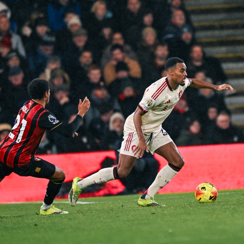 LFC's tweet photo. 46' - Back underway in Bournemouth.

[2-1] #BOULIV