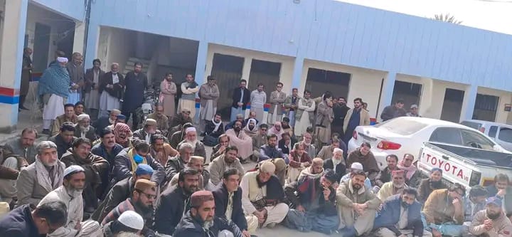 abdulkarim503's tweet photo. We appeal to the President, Prime Minister, Chief Minister Balochistan
and state institutions to intervene immediately:
Release arrested leaders,
Stop violence,
Grant DRA to Balochistan employees.

@PresOfPakistan @PakPMO @CMSarfarazBugti @COASPakistan https://t.co/zjYgZI9Ptt