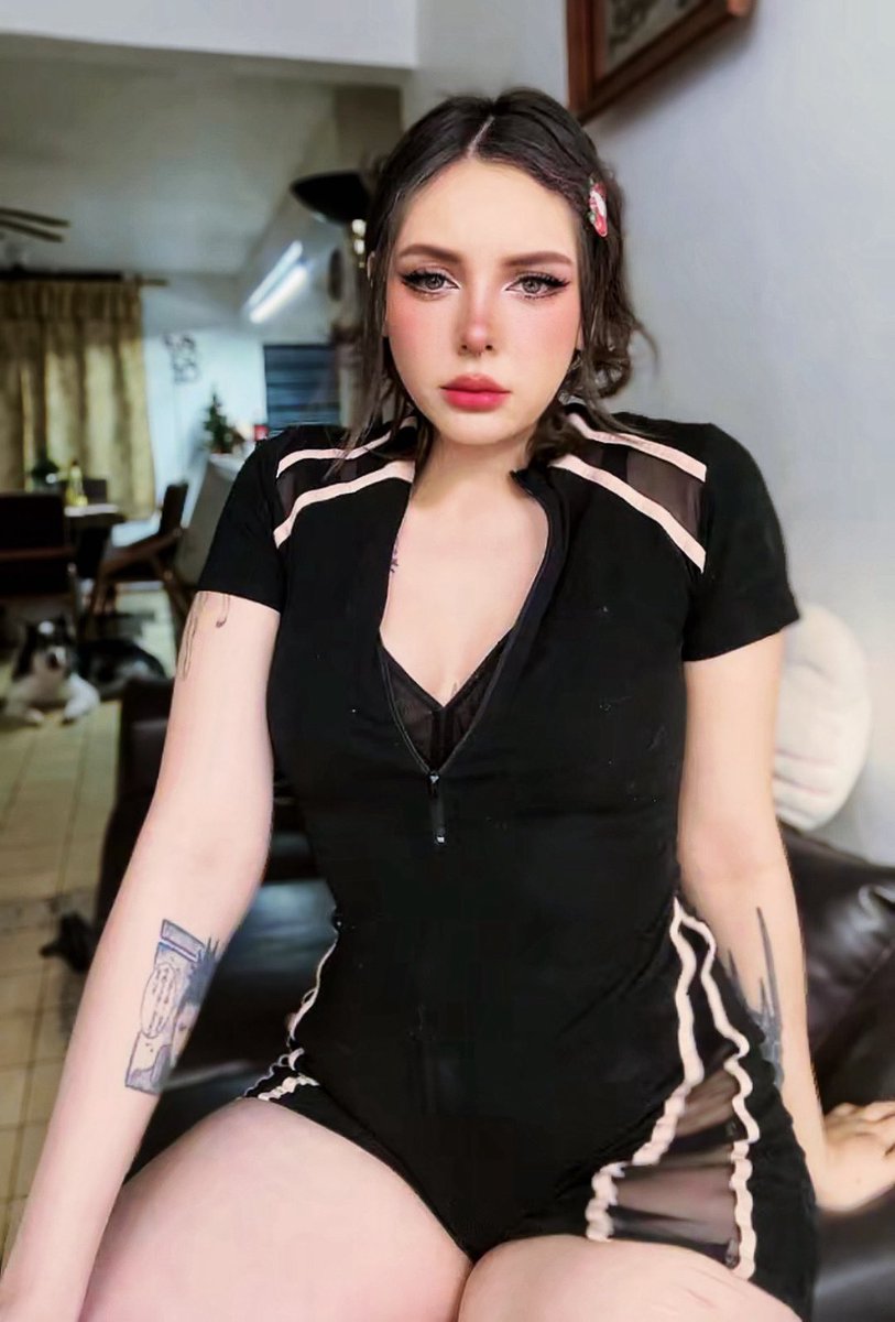 DanyMo0n's tweet photo. 🚬🖤 https://t.co/odY1XFW4KD