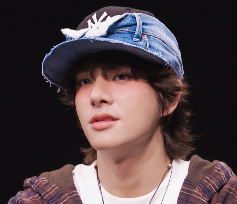 jake9226's tweet image. Jake looks so pretty with a blush on