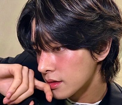 jake9226's tweet image. Jake looks so pretty with a blush on