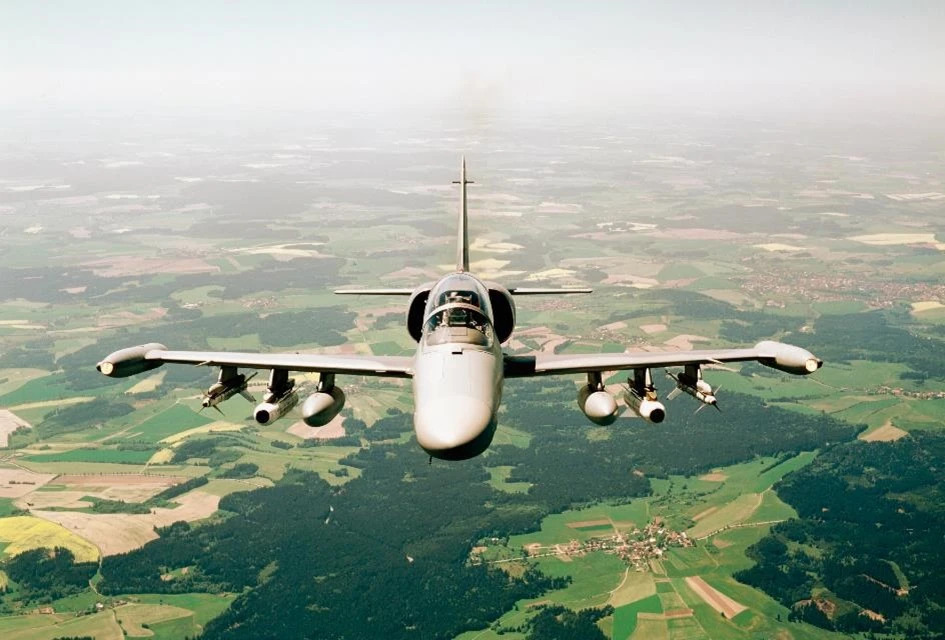 C4Defence's tweet photo. Çekya’da L-159 Krizi: Genelkurmay “Hibe Edilebilir” dedi, Hükümet Engelini Aşamadı!
👉https://t.co/kCCa3Vc6ju
#L159ALCA #Czechia #Ukraine #DefenseNews #SavunmaSanayii https://t.co/ZBvpahlK5M