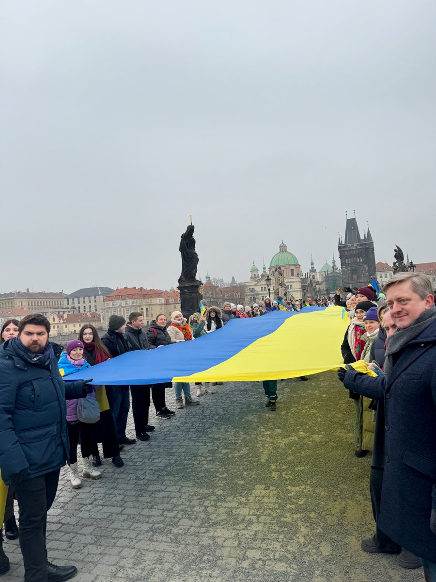 Dnes jsme se připojili k oslavám Dne jednoty Ukrajiny 🇺🇦. V r. 1919 se Ukrajina sjednotila, aby bránila svou nezávislost. I my Bělorusové víme, že bez jednoty a územní celistvosti není skutečné svobody. Naše historie jsou si blíž, než se zdá – oba naše národy musely a musí o své