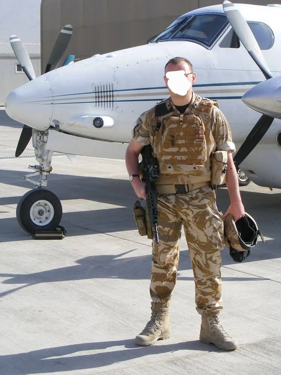 Sir Humphrey tweet media