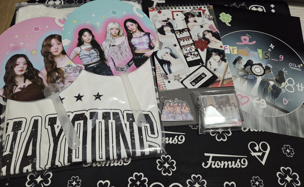 treecount's tweet image. 프로미스나인 데뷔8주년 기념카페 
카페 클로버, 카페 펠리칸 방문했습니다.  카페를 꾸미는 분들의 정성이 너무 대단하고, 프나를 향한 사랑이 엄청나다는 것을 느낄 수 있었습니다. 온전히 프로미스나인으로 채운 그 공간을 보고 즐길 수 있는 제가 플로버라는 사실이 너무 행복합니다