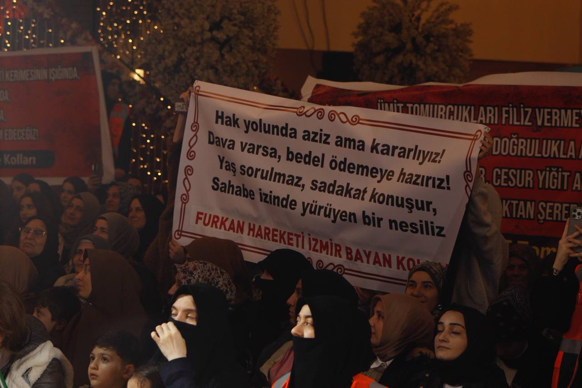 kuytulhoca's tweet photo. Hak yolunda aziz ama kararlıyız!
Dava varsa, bedel ödemeye hazırız! 
Yaş sorulmaz, sadakat konuşur, 
Sahabe izinde yürüyen bir nesiliz.

AlparslanHoca Manisada 
#FurkanKonferansları https://t.co/t33IYEqfyH