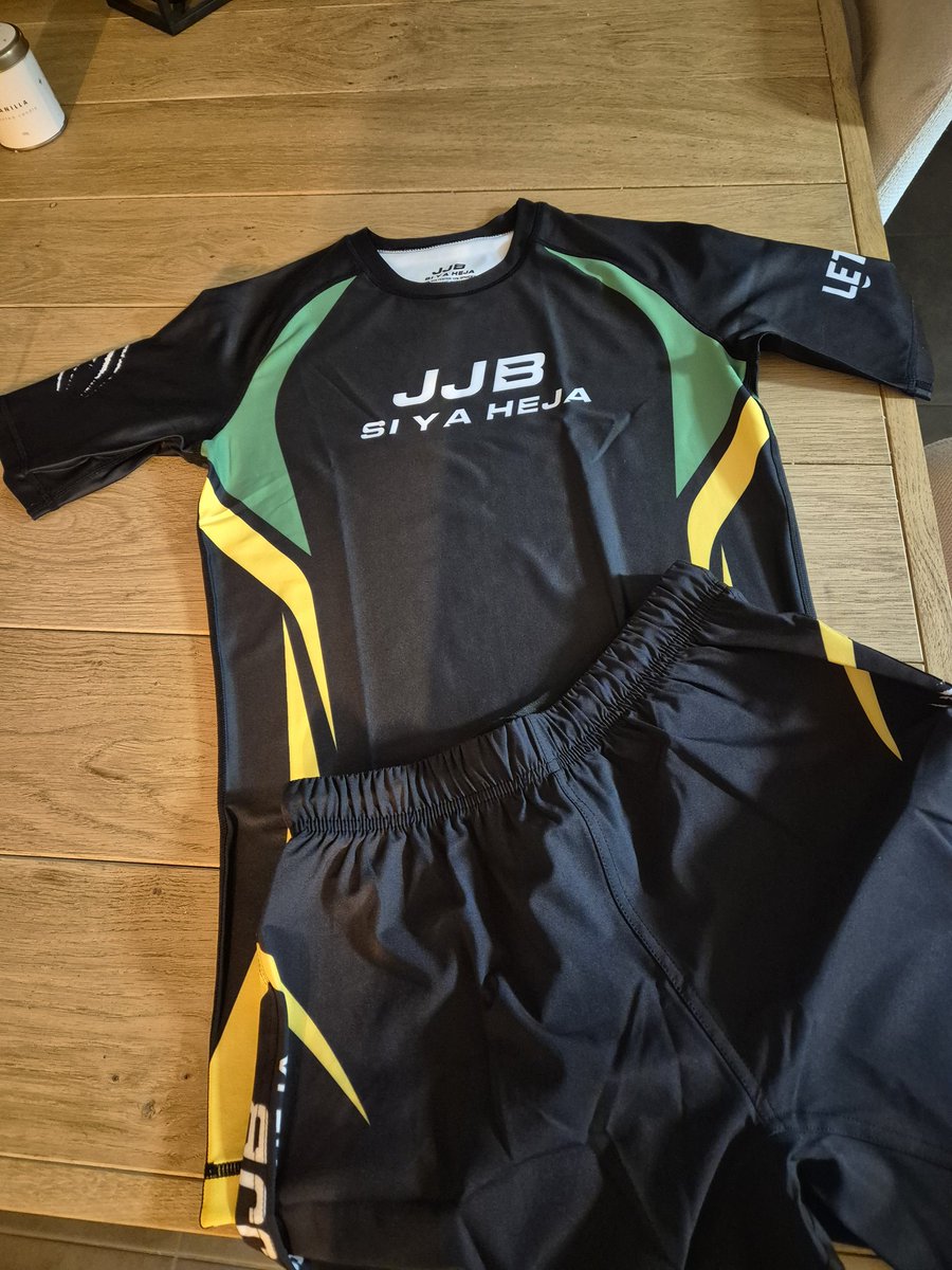 Reçu ce jour <a href="/lethalbjj/">☢️ Lethal BJJ 🥋</a> 
Matériel <a href="/lethalfightwear/">Lethal FightWear</a> 
Hâte de tester ça !!  ⚔️