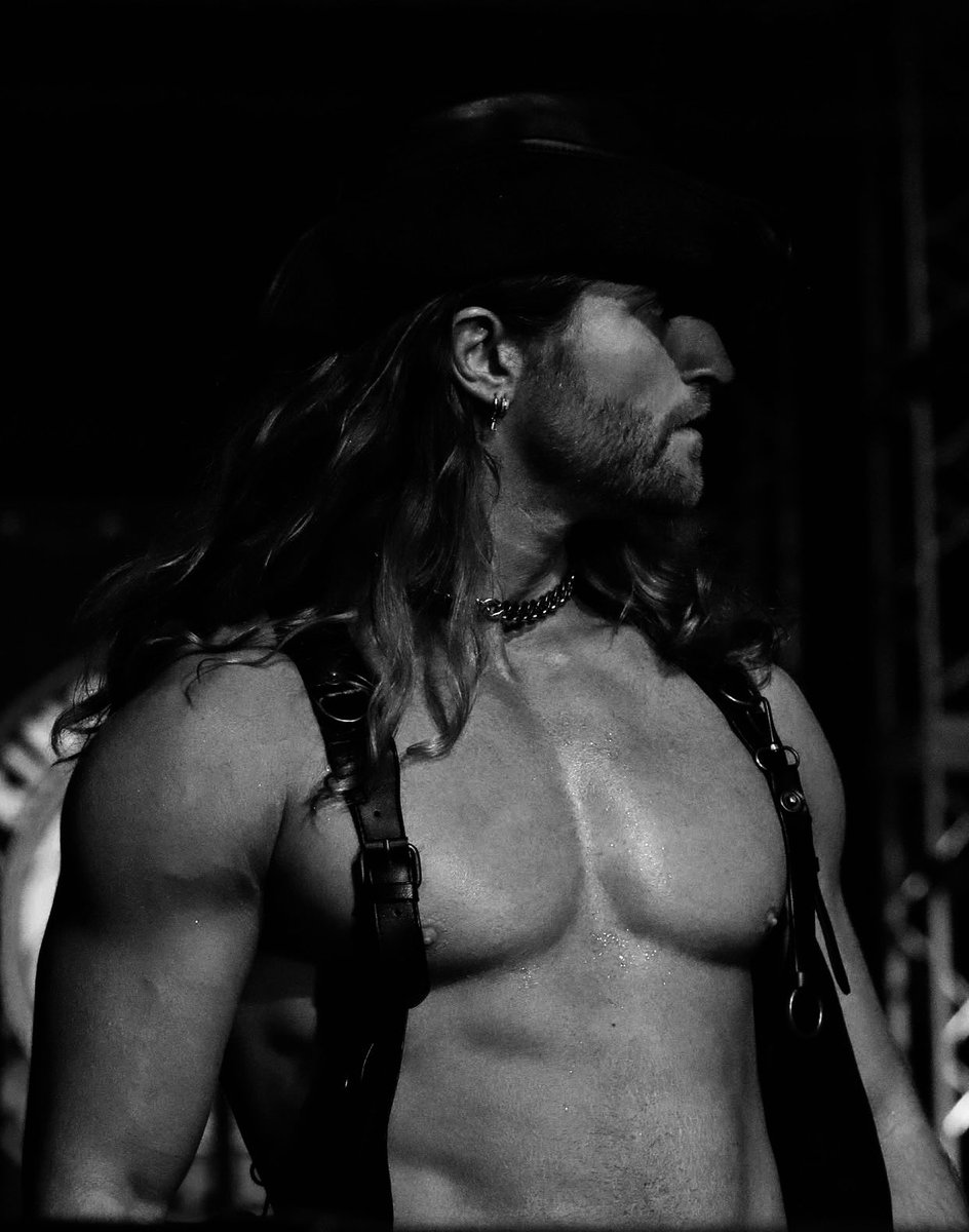 𝐆𝐨𝐝 𝐎𝐟 𝐖𝐚𝐫 (Parody) tweet media