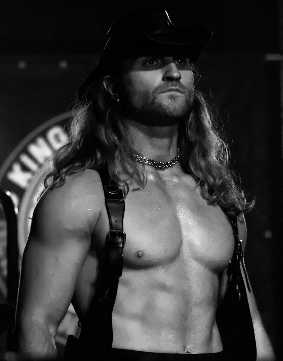 𝐆𝐨𝐝 𝐎𝐟 𝐖𝐚𝐫 (Parody) tweet media