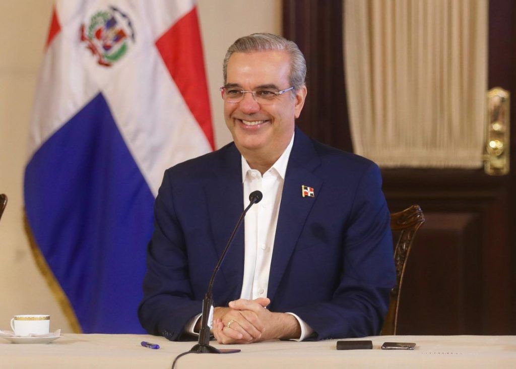 Presidente Luis Abinader muestra evolución favorable tras cuadro viral 

 cronicards.com/2026/01/presid… 

#CRONICARD