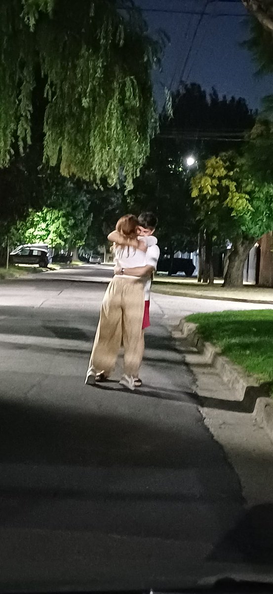 Y anoche se produjo el tan esperado encuentro con hijo. 
Y hoy la vida es un poquito mas linda.
Que bien me hace 🫶