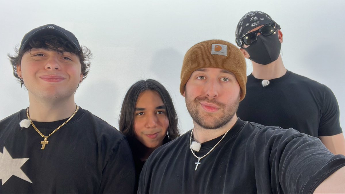 TheBigTCompany's tweet image. These guys playing with my big wet jiggly ass all day long #drilled