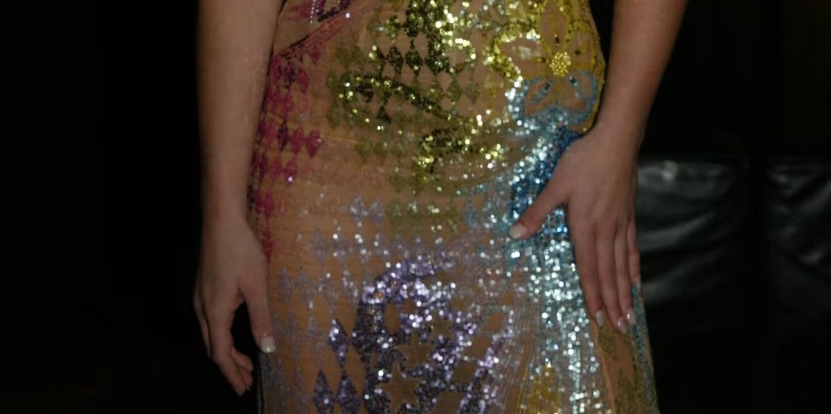 britneyscrave's tweet photo. Tap to see Britney Spears in Versace