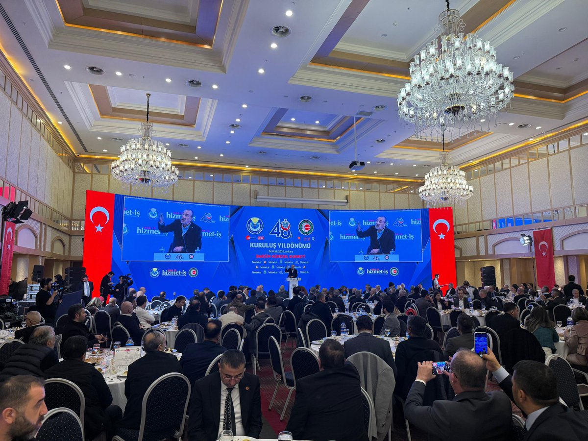 Türk işçilerinin çalışma hayatındaki çatılarından olan Hizmet İş Sendikası’nın 48. Kuruluş Yıldönümü vesilesiyle düzenlenen programda emekçi kardeşlerimiz, sendika üyeleri ve yöneticileri ile bir araya geldik. 
Çalışma hayatımız ve sendikal mücadele üzerine fikirlerimizi de