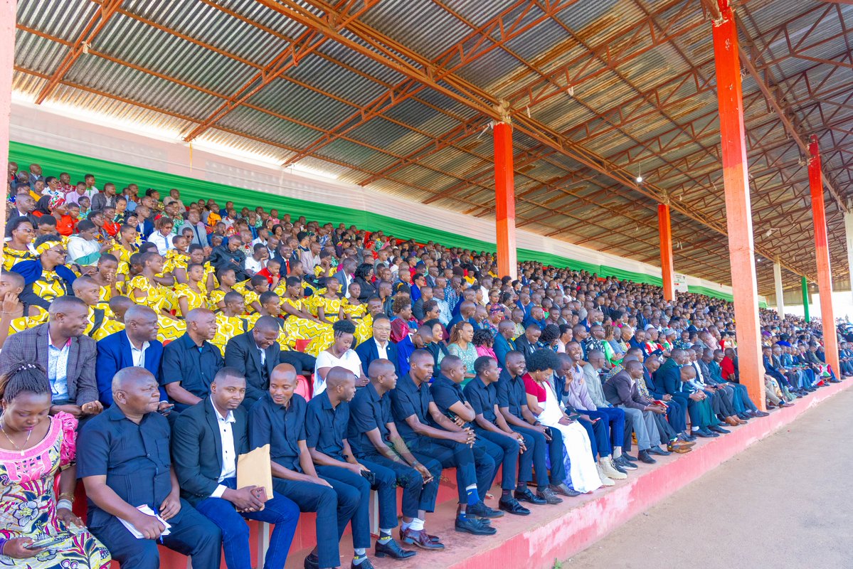 #Gitega: #WarakozeMana_J3: Mu nyigisho Bishop #Emmanuel_Sinzohagera mu nsiguro y'ijambo ry'Imana yatanze, yasavye indongozi kubera akarorero abo bajejwe, kanatsinda ngo nta gikorwa kirengeye indongozi.
facebook.com/share/p/1DViz5…