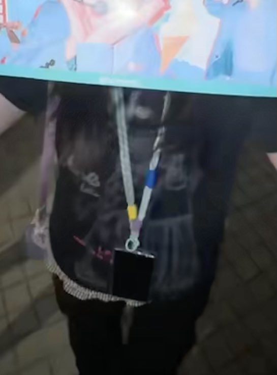 Has anyone found a Samsung S23 Ultra at the RIIZE photo board in the Singapore Indoor Stadium? It has a blue lanyard attached!
Please DM or comment if you have any relevant info. Thank you! #RIIZE_IN_SINGAPORE #RIIZE_CONCERT #riize