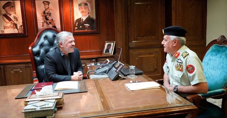 hiba_lhabashneh's tweet image. علّموا أبناءكم أن الجيش الأردني هو سند الوطن، وعهدنا الذي لا يُنكث
نقف معه ثقةً وانتماءً، ونسير به ومعه وعلى نهجه ثابتين لا نحيد.🇯🇴