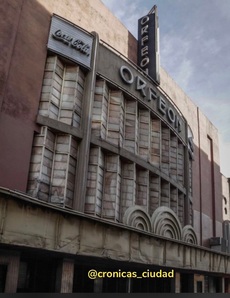 OscarBlancoCdmx's tweet photo. #ExploracionUrbana #CinesPerdidos 
Los 50 cines más grandes en la historia de la #CDMX han sido: 1) Cine Florida con 7,500 butacas, 2) Cine Teresa (antiguo) 7,000 butacas, 3) Cine Tacuba 6,000 butacas, Cine México 6,000 butacas, 5) Cine Colonial con 5,260 butacas, 6) Cine Coloso con 5,100 butacas, 7) Cine Máximo con 4,720 butacas, 8) Cine Orfeón con 4,600 butacas, 9) Cine Futurama 4,494 butacas, 10) Cine Politeama 4,4450 butacas, 11) Cine Internacional 4,200 butacas, 12) Cine Roble 4,150 butacas, 13) Cine Cairo 4,046 butacas, 14) Cine Marina 4,000 butacas, Cine Olimpia 4,000 butacas, Cine Maya 4,000 butacas, Cine Palacio Chino 4,000 butacas, Cine Modelo 4,000 butacas, Cine Encanto 4,000 butacas, 20) Cine Odeón 3,942 butacas, 21) Cine Metropolitan 3,898, 22) Cine Apolo 3,650 butacas, 23) Cine Sonora 3,600 butacas, 24) Cine Estadio 3,500 butacas, 25) Cine Ermita 3,500 butacas, 26) Cine Ópera 3,500 butacas, 27) Cine Alameda 3,300 butacas, 28) Cine Carrusel 3,344 butacas, 29) Cine Las Américas 3,225 butacas, 30) Cine Teresa 3,150 butacas 31) Cine Real Cinema 3,100 butacas, 32) Cine Atlas 3,100 butacas, 33) Cine Granat 3,016 butacas, 34) Cine Cuitláhuac 3,000 butacas, Cine Cosmos 3,000, 35) Cine Tlacopan 2,950, 36) Cine Polanco 2,800 butacas, 37) Cine Rialto 2,715 butacas, 38) Cine John Ford 2,600 butacas, 39) Cine Insurgentes 2,560 butacas, 40) Cine Plaza 2,520 butacas, 41) Cine Latino 2,500 butacas, 42) Cine Continental 2,350 butacas, 43) Cine Victoria 2,200 butacas, 44) Cine Manacar 1965 butacas, 45) Cine Bucareli 1,860 butacas, 46) Cine Diana 1,850 butacas, 47) Cine Lindavista 1,450 butacas, 48) Dorado 70 1,368 butacas, 49) Cine Lido 1,325 butacas, 50) Cine Tlatelolco 1,200 butacas. 

Qué cine recuerdan? 🇲🇽🕷