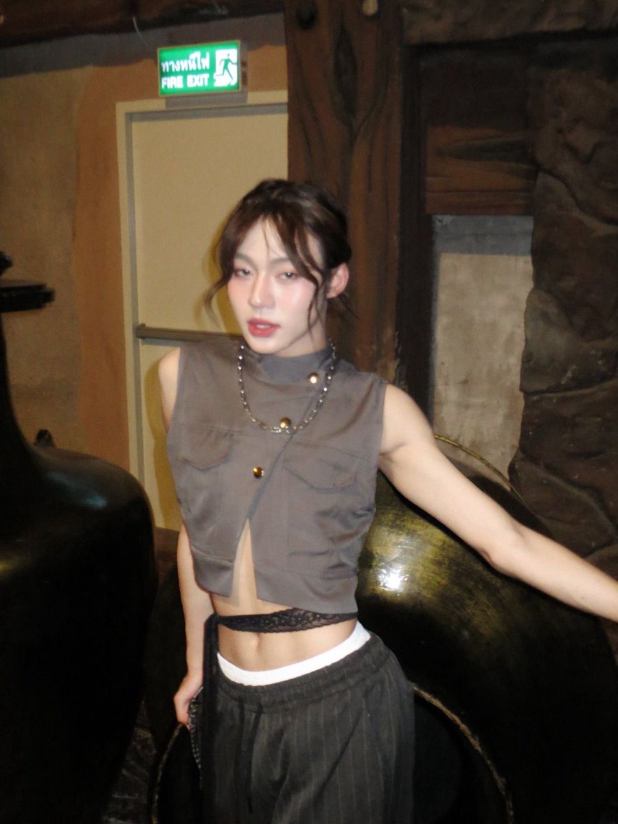 acervodmylg's tweet image. #ไดร์ม่อนเลโก้ #diamondlego

“we have                                       “i know i
dating rumors”                           started them”