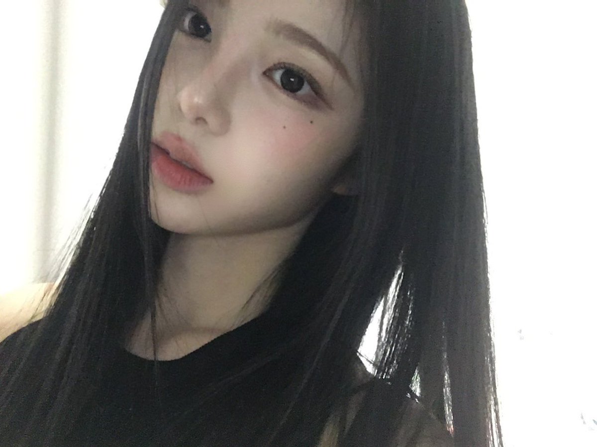 ianh2h_th's tweet image. 𖧷 ꒰ #อีอันวีเวิร์ส ꒱ 260125🫛

1/2
👅

#IAN #이안 #Hearts2Hearts #하츠투하츠