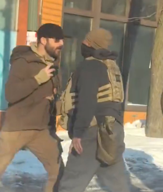 Este es el ciudadano que fue ejecutado por #ICE en Mineappolis solo por gravar con su celular, increíble y monstruoso el actuar de los asesinos de #Donald_Trump, ayudemos a difundir, una familia se ha vestido de luto por estos miserables #TrumpTheKiller #TrumpTerrosit