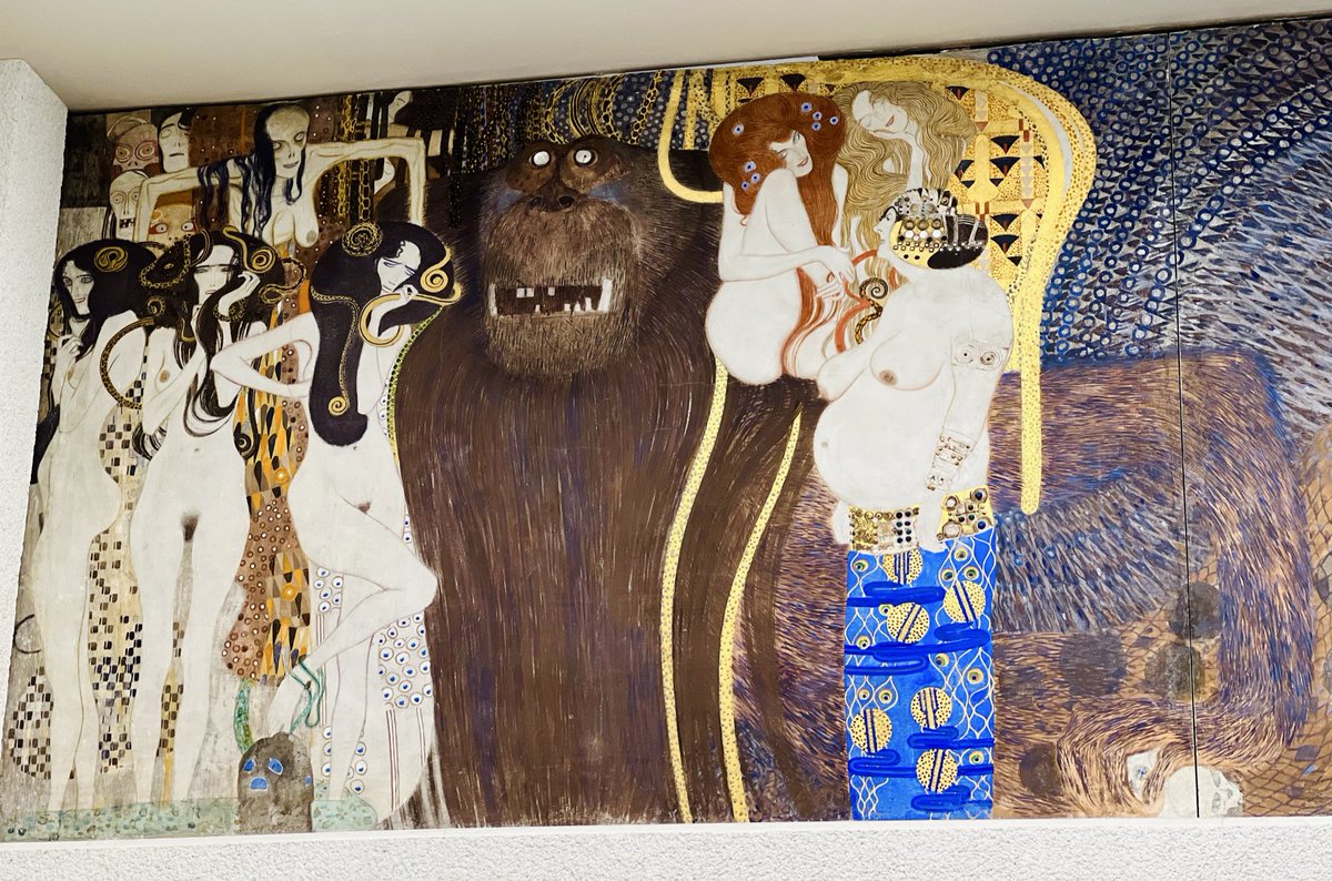 mohammednyc's tweet photo. I just saw this masterpiece and breathed in. 

Gustav Klimt 

“The Kiss” is the pinnacle of Viennese Art Nouveau 

“The Embrace” 
“Death &amp; Life” 
“Beethoven Frieze” https://t.co/aL9IyLeQn7