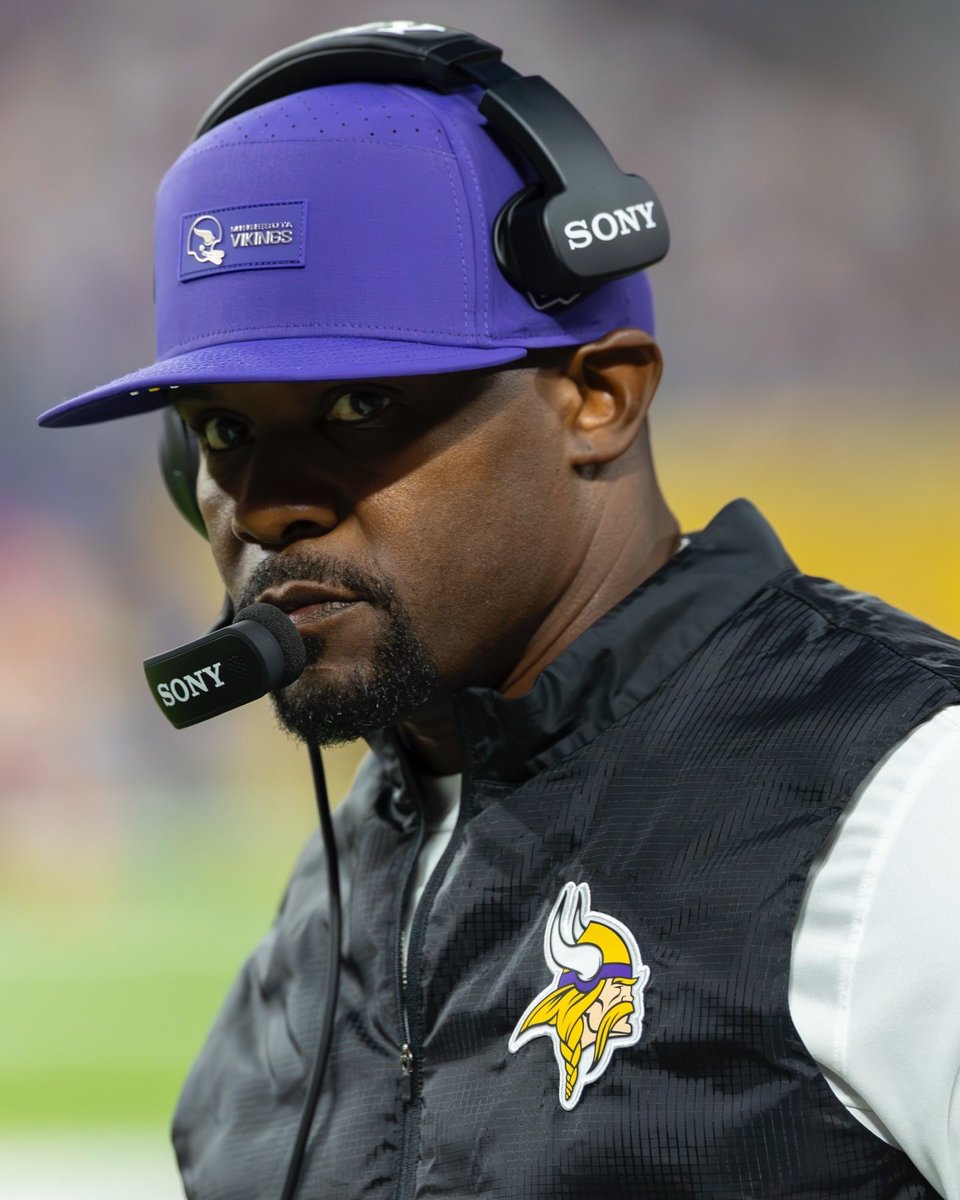 Now official: Brian Flores will be the #Vikings DC after not landing a head coaching job this cycle.