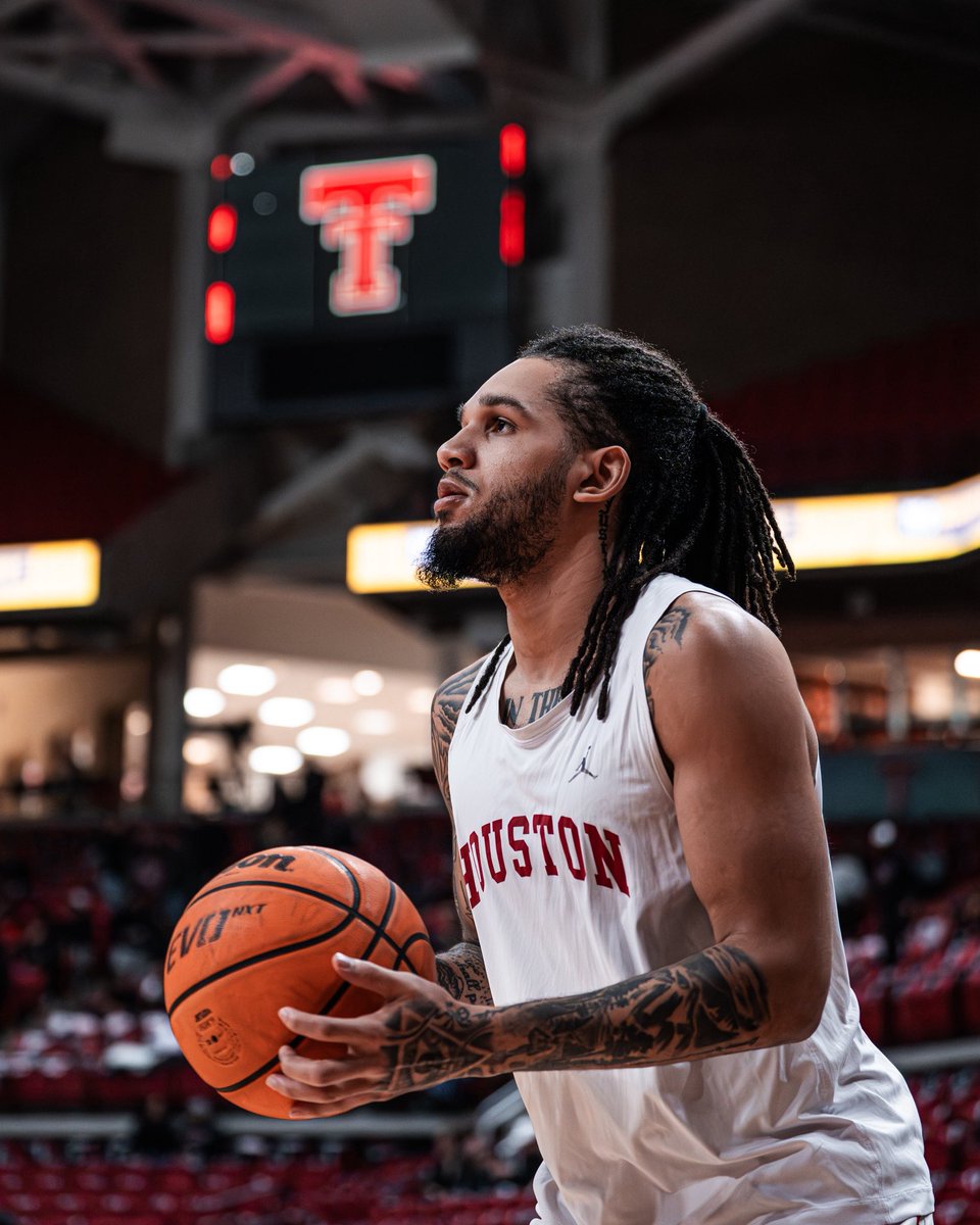 UHCougarMBK's tweet photo. Gettin’ warm 🔥

#ForTheCity x #GoCoogd https://t.co/F4g5XzOcHR