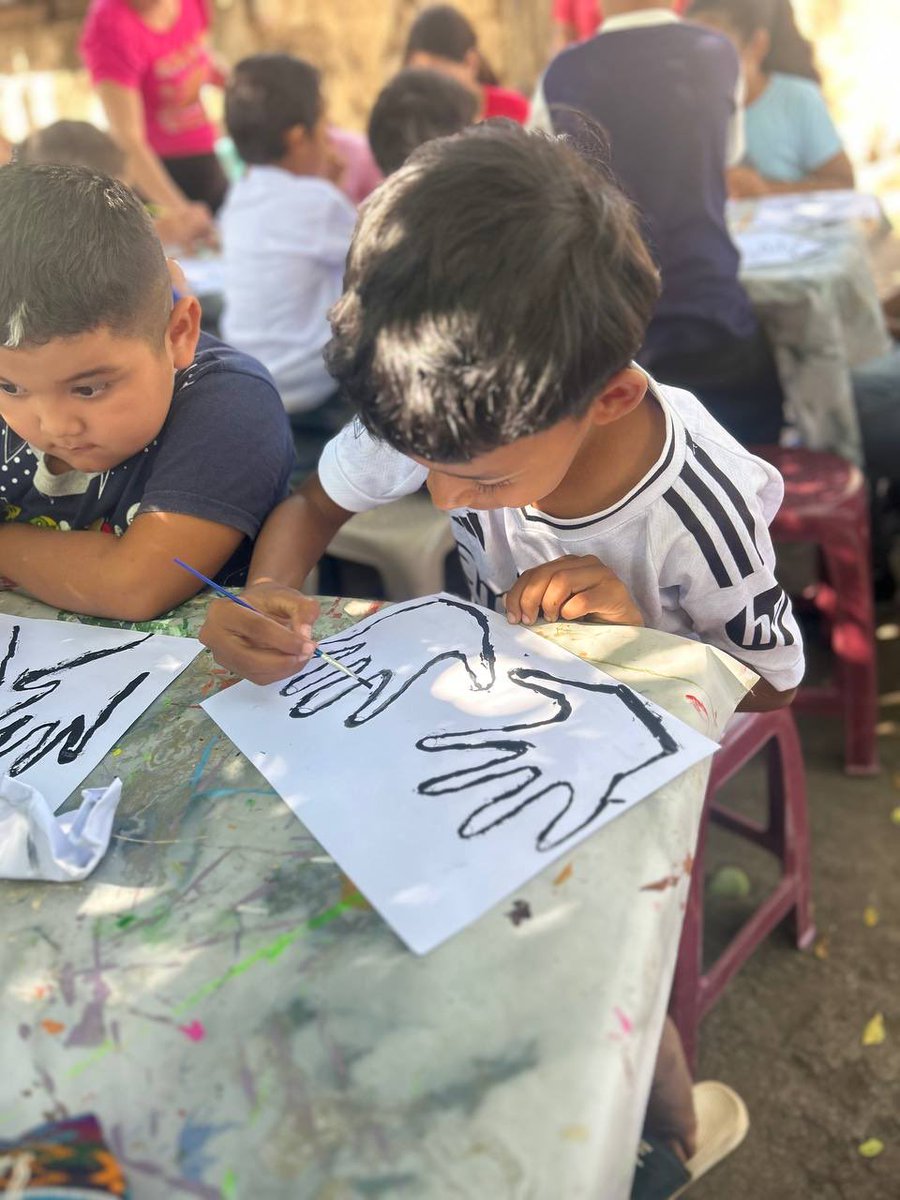 Friday, January 23, 2026 🖌️🫟🇸🇻

If you wish to continue to support education, please consider becoming a Friends of El Salvador member, making a general donation, or supporting one of our signature events.

#friendsofelsalvador #runwithapurpose #communityimpact