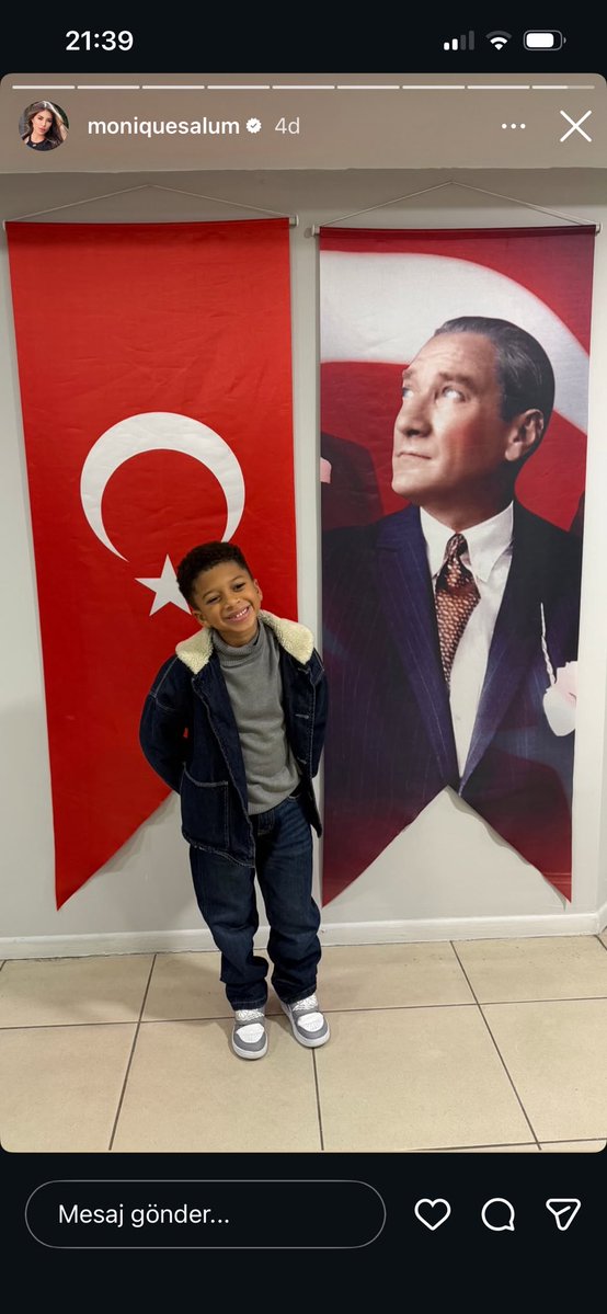 DimpleMonth's tweet image. Benjaminnnn yicem seni çok seviyorum 🤩💛💙🥹🫶🏻