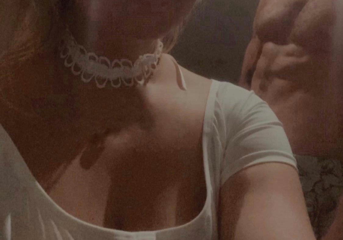 GoddessRoxy2001's tweet photo. Who is paying for my date tonight? You can get a lovely pic of middle finger and my boy's d1ck after. 

polish student uni reimburse date https://t.co/07RtAbFdyR