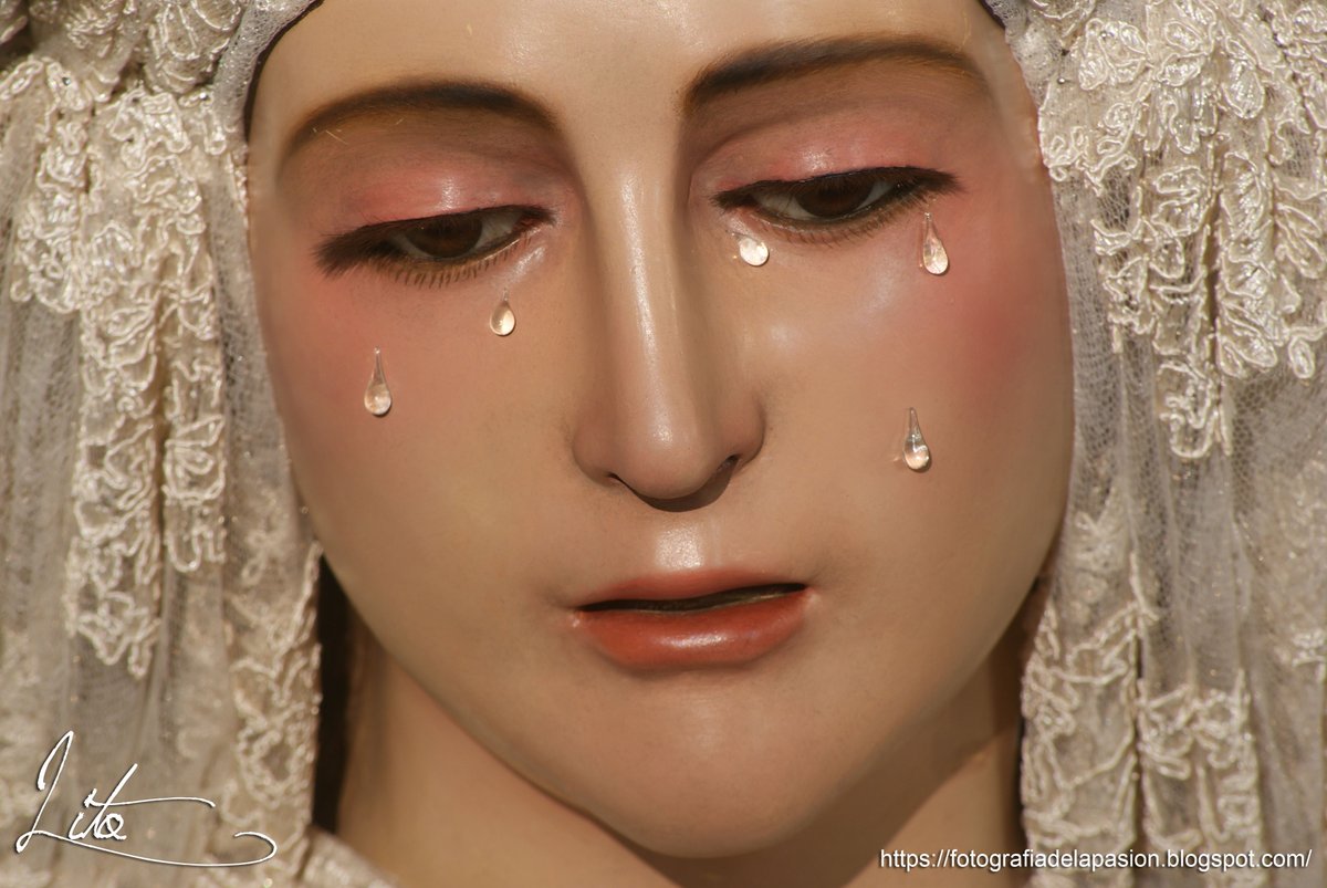 Lito_alvarez's tweet photo. Besamanos 2026 de la Virgen de la Paz de la hermandad de @HExcombatientes en la iglesia de las Angustias de #Ayamonte https://t.co/KUiv1VsoDg
