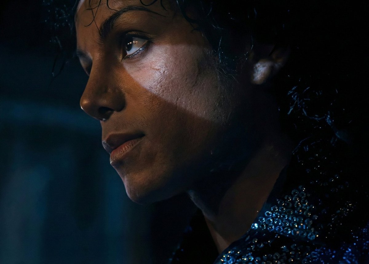 updatecharts's tweet image. Novas fotos de Jaafar Jackson como Michael Jackson no filme “MICHAEL”.