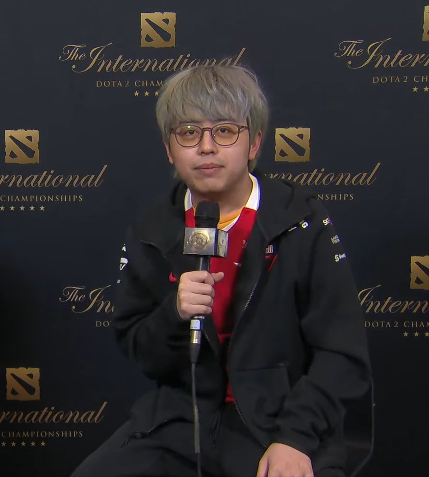 rdygg_dota2's tweet photo. Fun fact: Xepher (ex T1 & BOOM Esports) who notably got top7 at TI 2021 is now a Coach for 🇮🇩 Alter Ego, an MLBB team.

Known for his drafts, he will be on stage tomorrow for the Grand Final of the M7, the TI of MLBB.

Dota 2 truly reveals talents. "Mama, aku di TI"