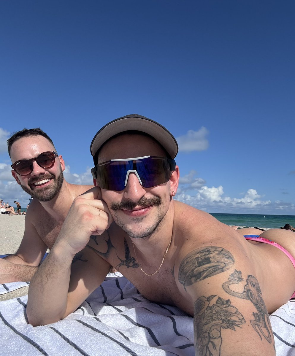 michael_eyton's tweet image. Drunk on the beach in miami with a man who doesn’t play about me while it’s 5 degrees in nyc iktr @defnotthanos