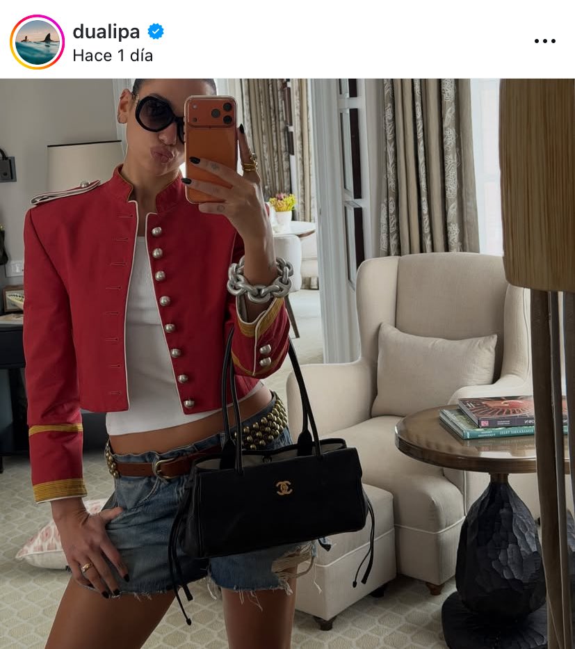 peroketoda1's tweet image. Parece que está a punto de bailar que la parte y la choque