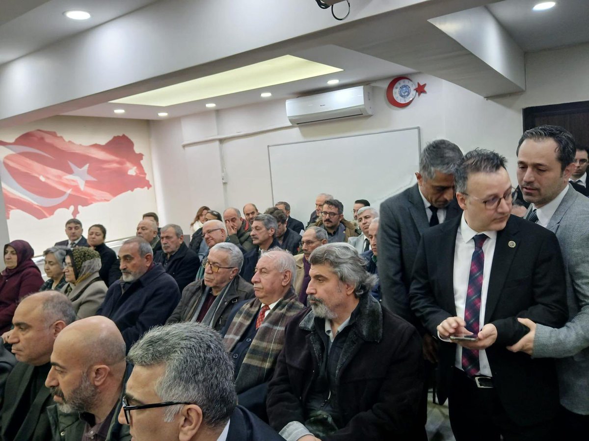 Türk Ocakları Elazığ Şubesi’nin 12. Olağan Genel Kurul Toplantısı, 24 Ocak 2026 tarihinde geniş bir katılımla gerçekleştirilmiştir. Genel kurulda divan kurulu oluşturulmuş; yapılan oylama sonucunda Divan Başkanlığına Prof. Dr. Sebahattin Devecioğlu, divan üyeliklerine ise Vahit