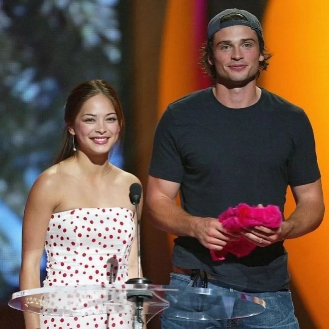 Indie5051's tweet photo. Kristin Kreuk y Tom Welling en los Teen Choice Awards, 2004 https://t.co/ycoagrPPJh