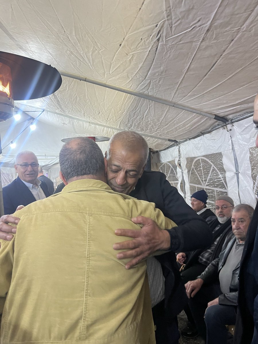 ofercass's tweet image. מאוהל המחאה עם משפחתו של אבו אבראהים ותושבי סח׳נין האמיצים – ישר להפגנה בנצרת נגד הפשע המאורגן ואלה שמנהלים אותו מלמעלה.
נמשיך במאבק המשותף שלנו נגד הפשיעה – וננצח!